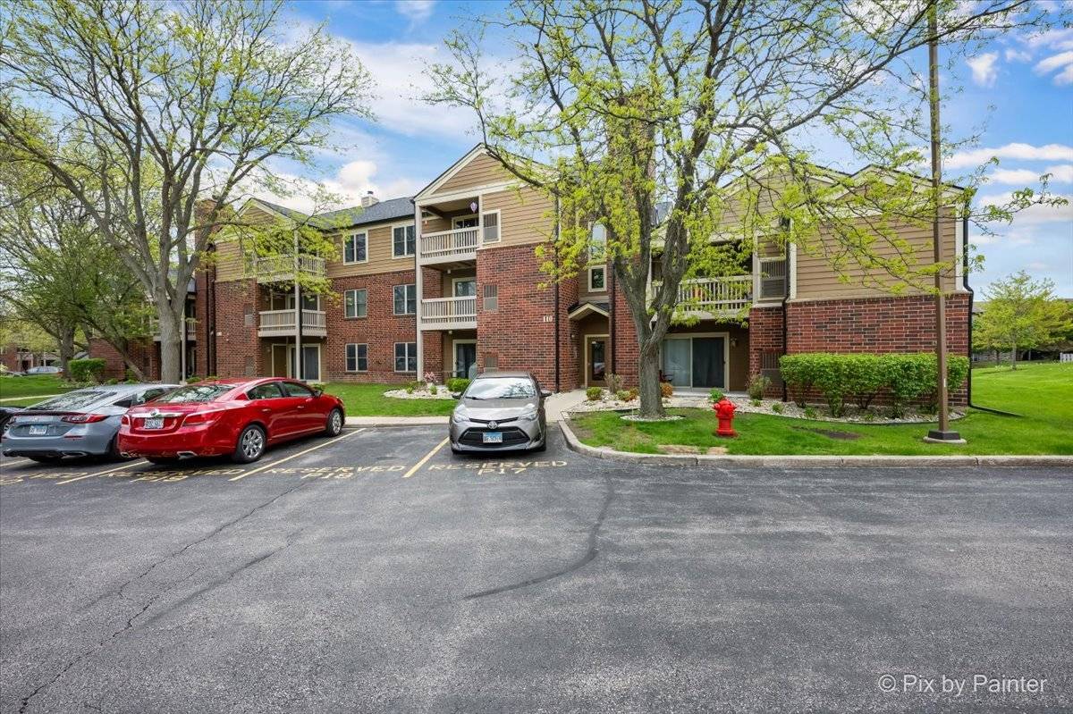110 GLENGARRY DR #10-106, Bloomingdale, IL 60108