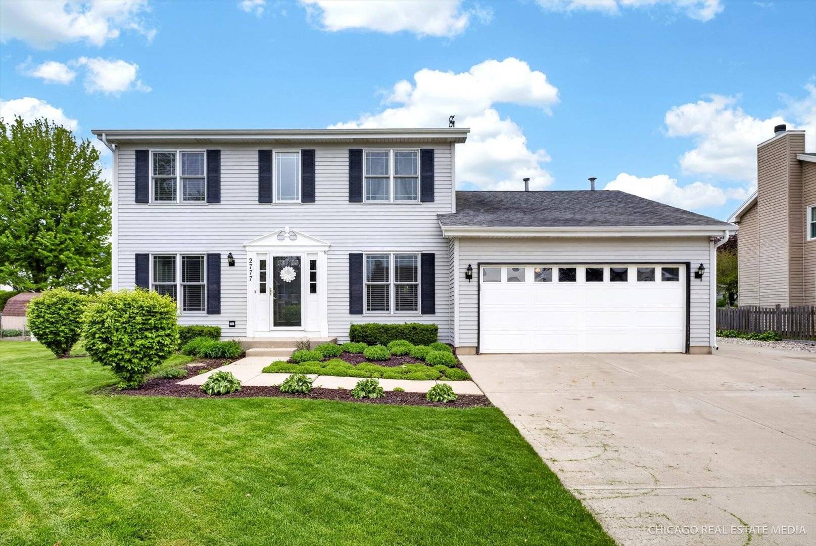 2777 Colonial DR, Elgin, IL 60124