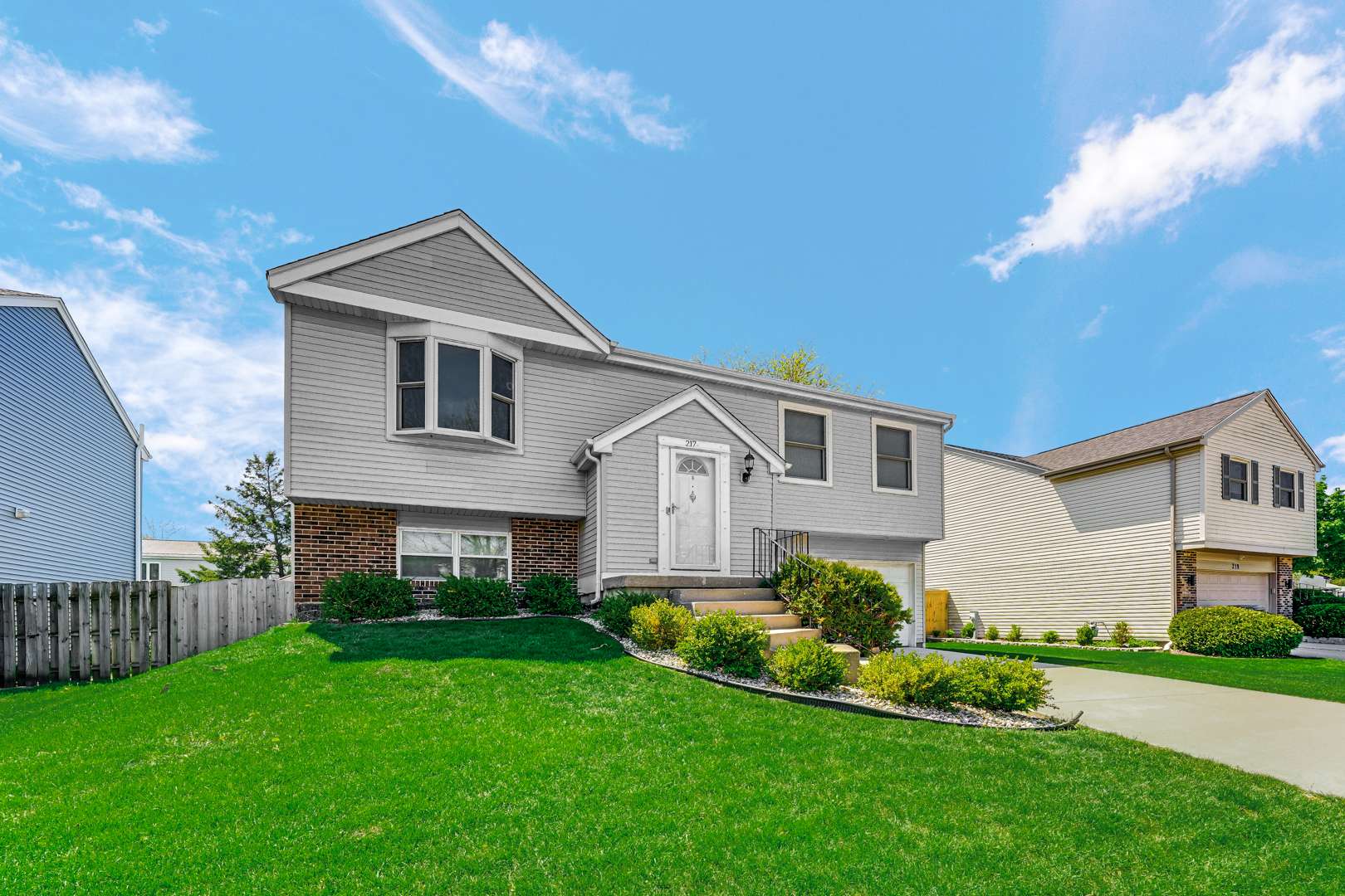 217 Atlantic DR, Vernon Hills, IL 60061