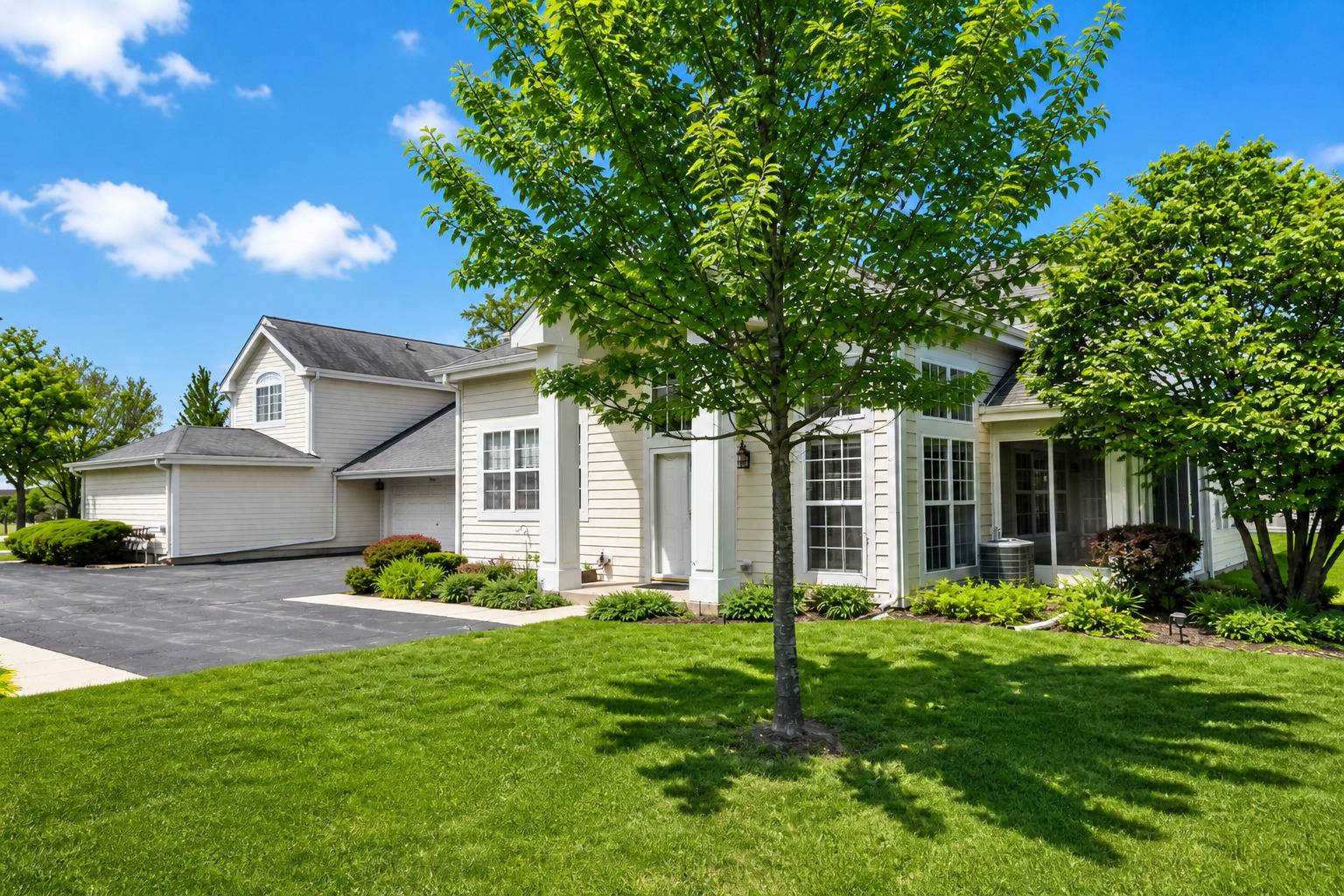 9430 Lenox LN, Lakewood, IL 60014