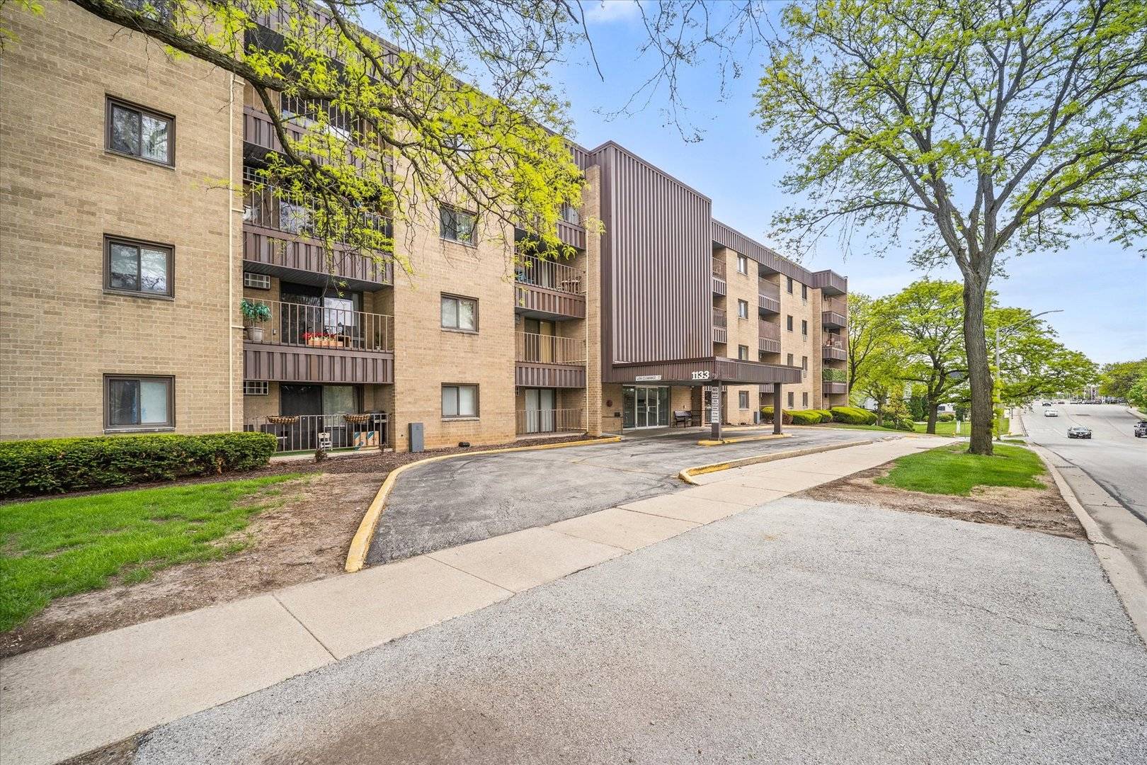 1133 S Finley RD #305, Lombard, IL 60148