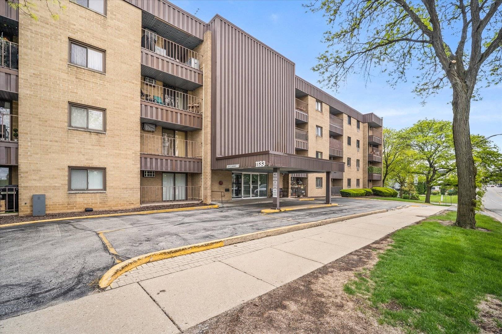 1133 S Finley RD #305, Lombard, IL 60148