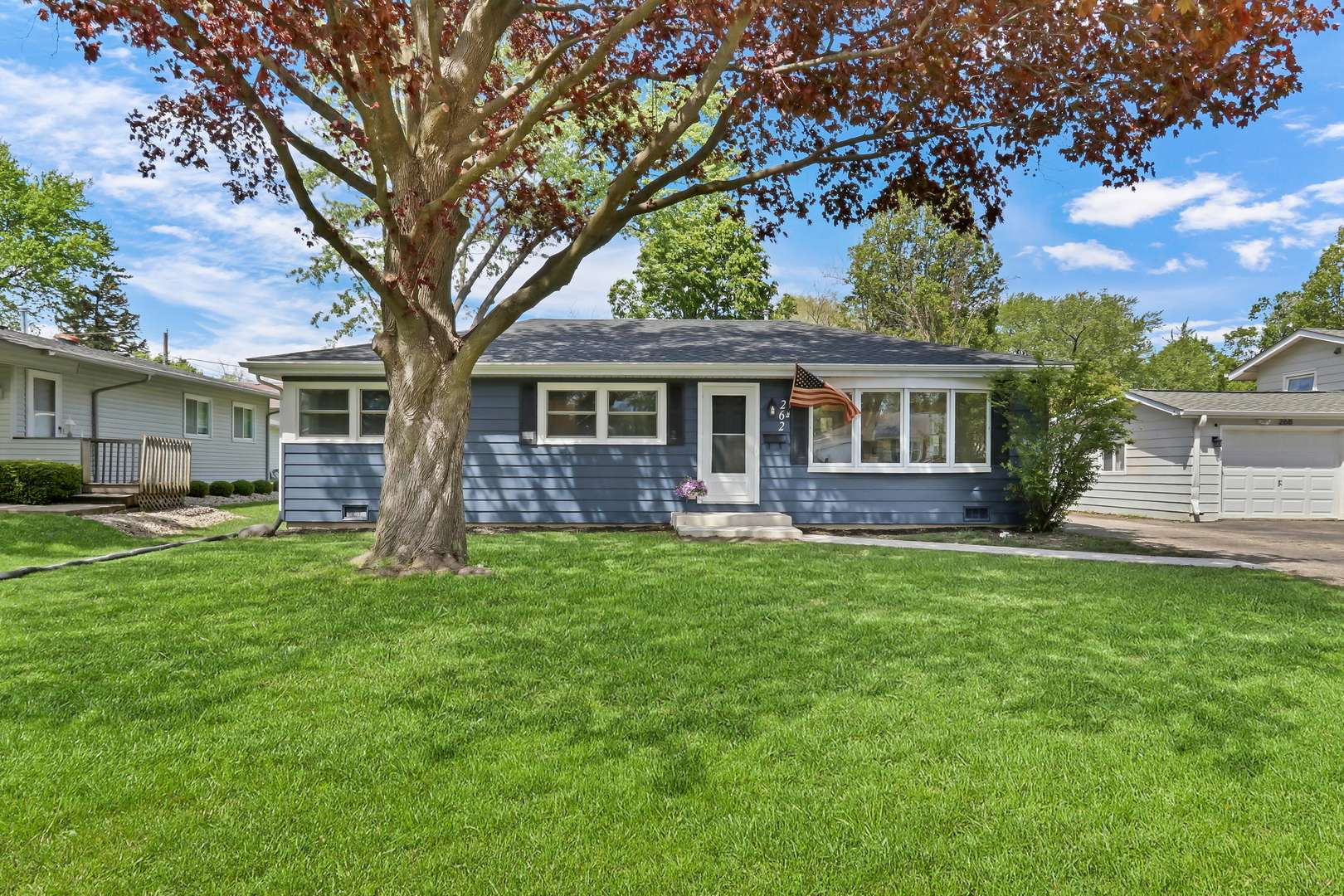 262 Normandy LN, Grayslake, IL 60030