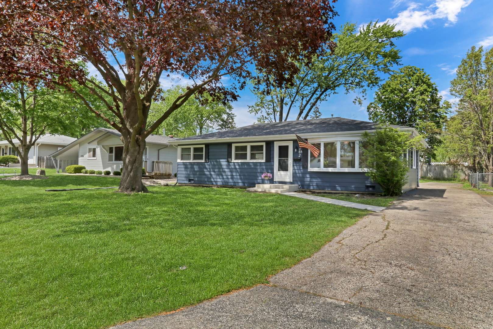 262 Normandy LN, Grayslake, IL 60030