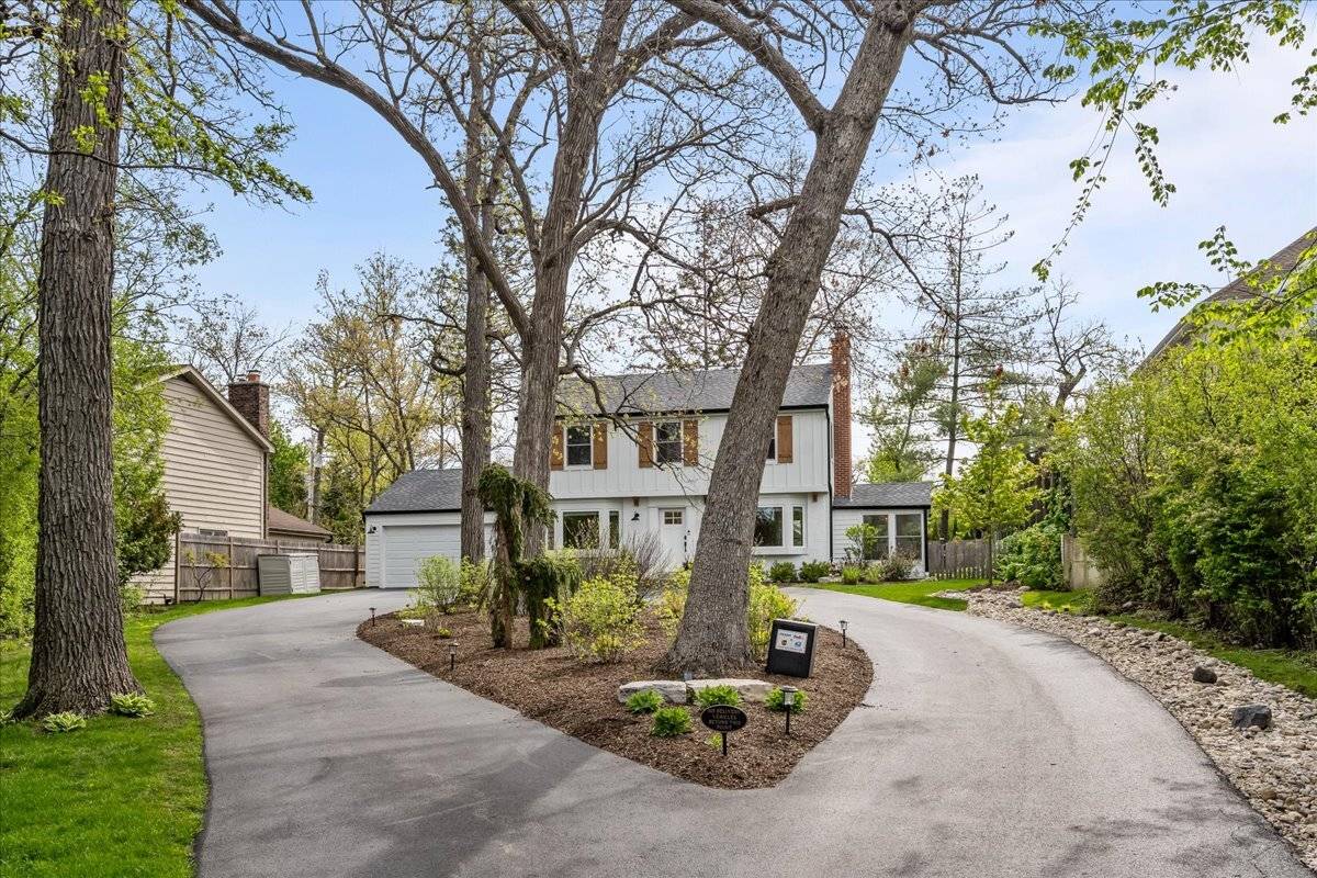 1541 Wilmot RD, Deerfield, IL 60015