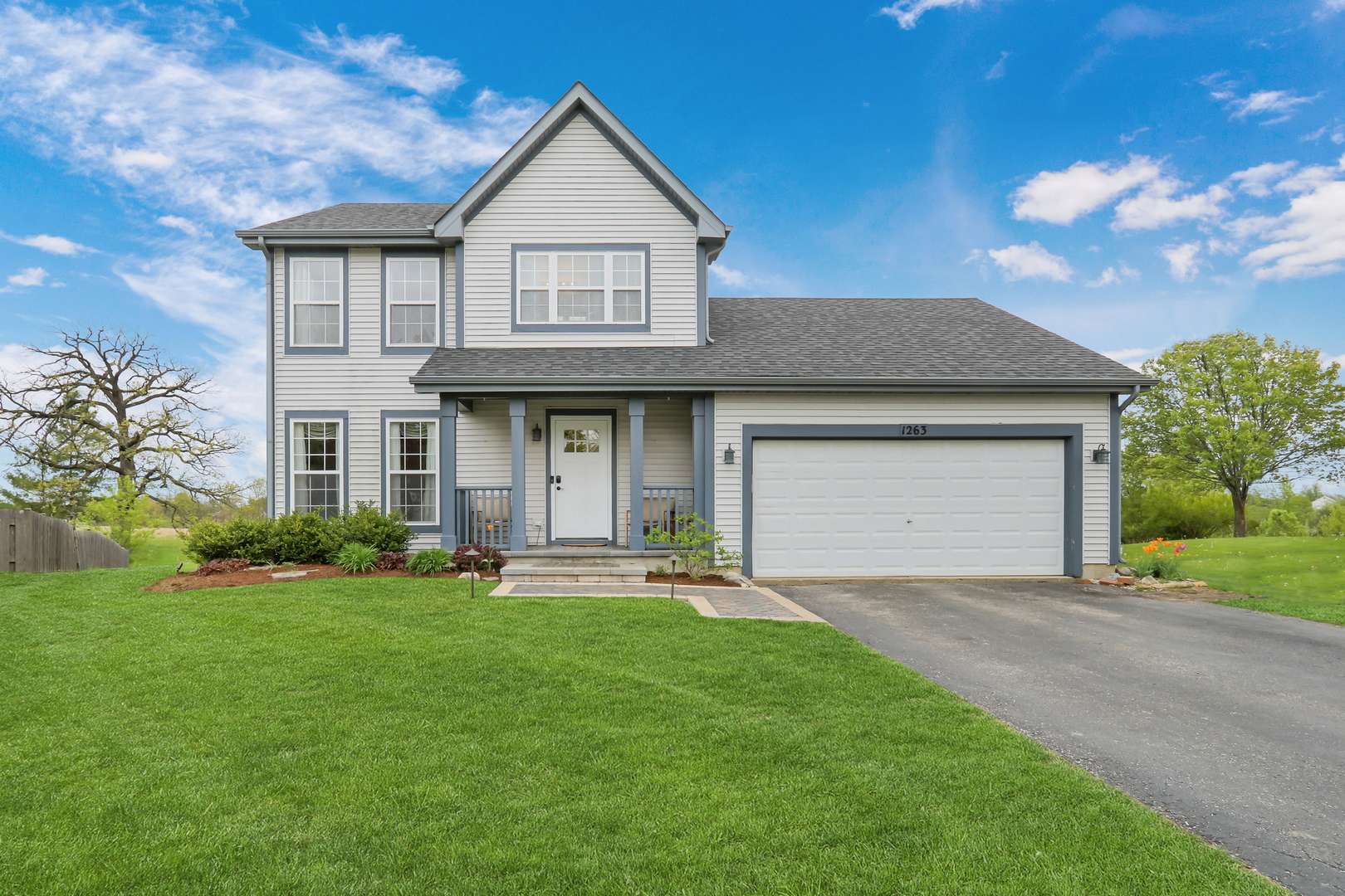 1263 E Essex CT, Round Lake Beach, IL 60073