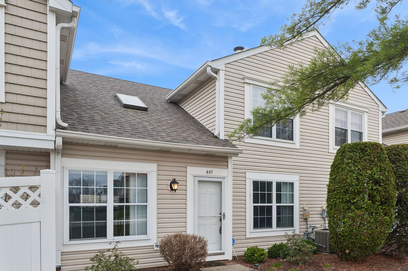 445 Le Parc CIR, Buffalo Grove, IL 60089