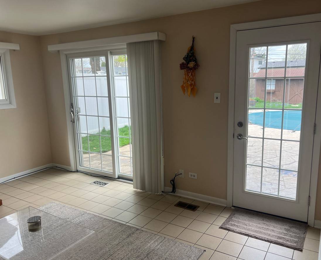 260 Brentwood DR, Des Plaines, IL 60016