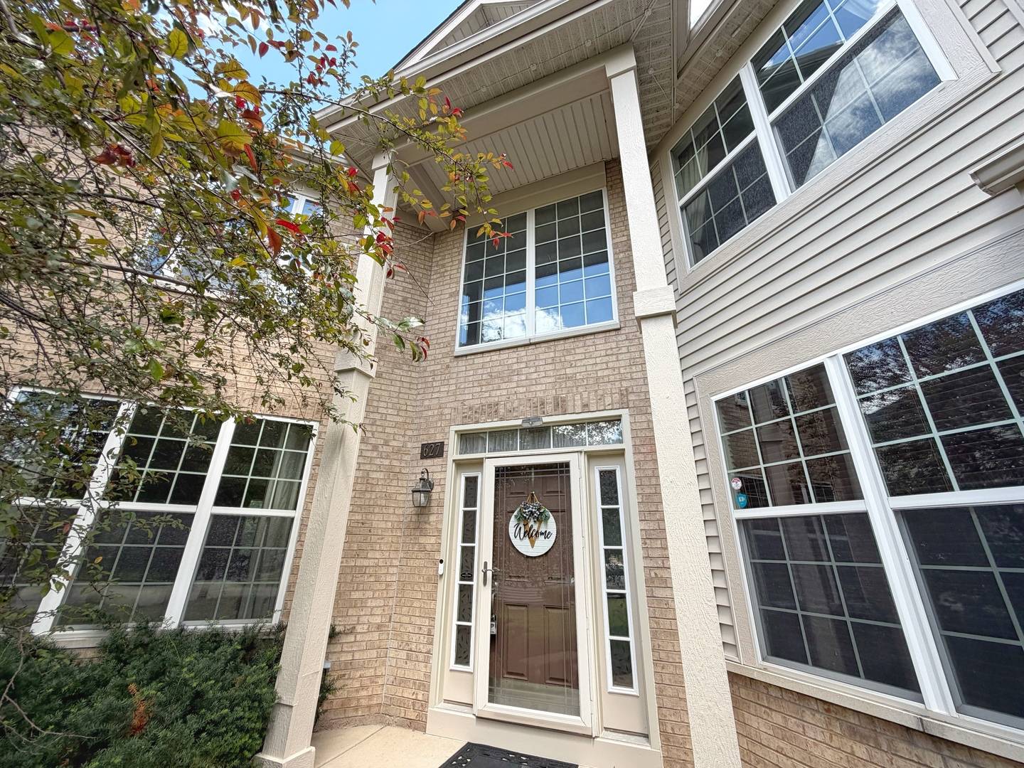 627 Mansfield WAY, Oswego, IL 60543