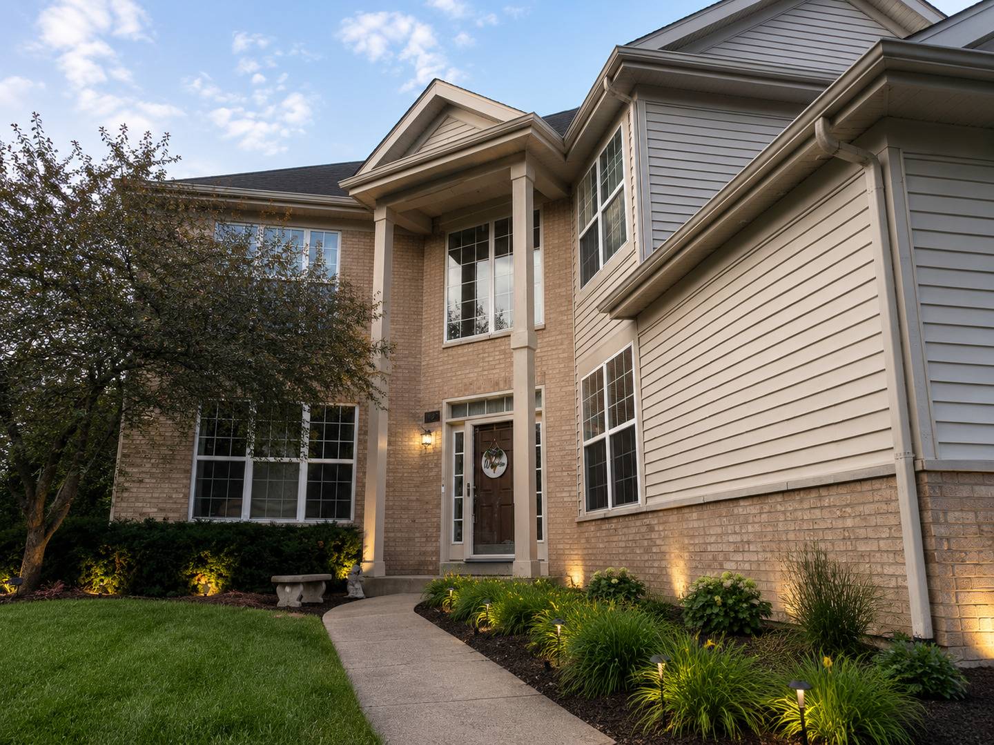 627 Mansfield WAY, Oswego, IL 60543