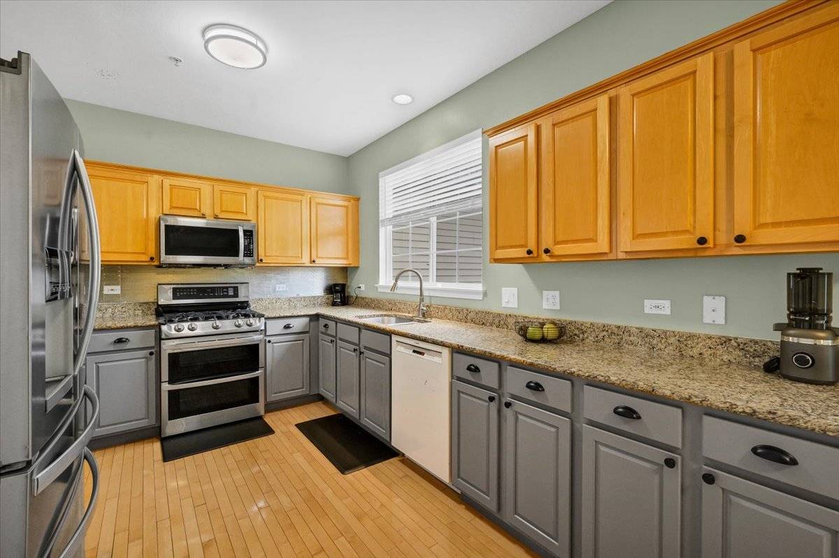 2631 N Greenwood AVE, Arlington Heights, IL 60004