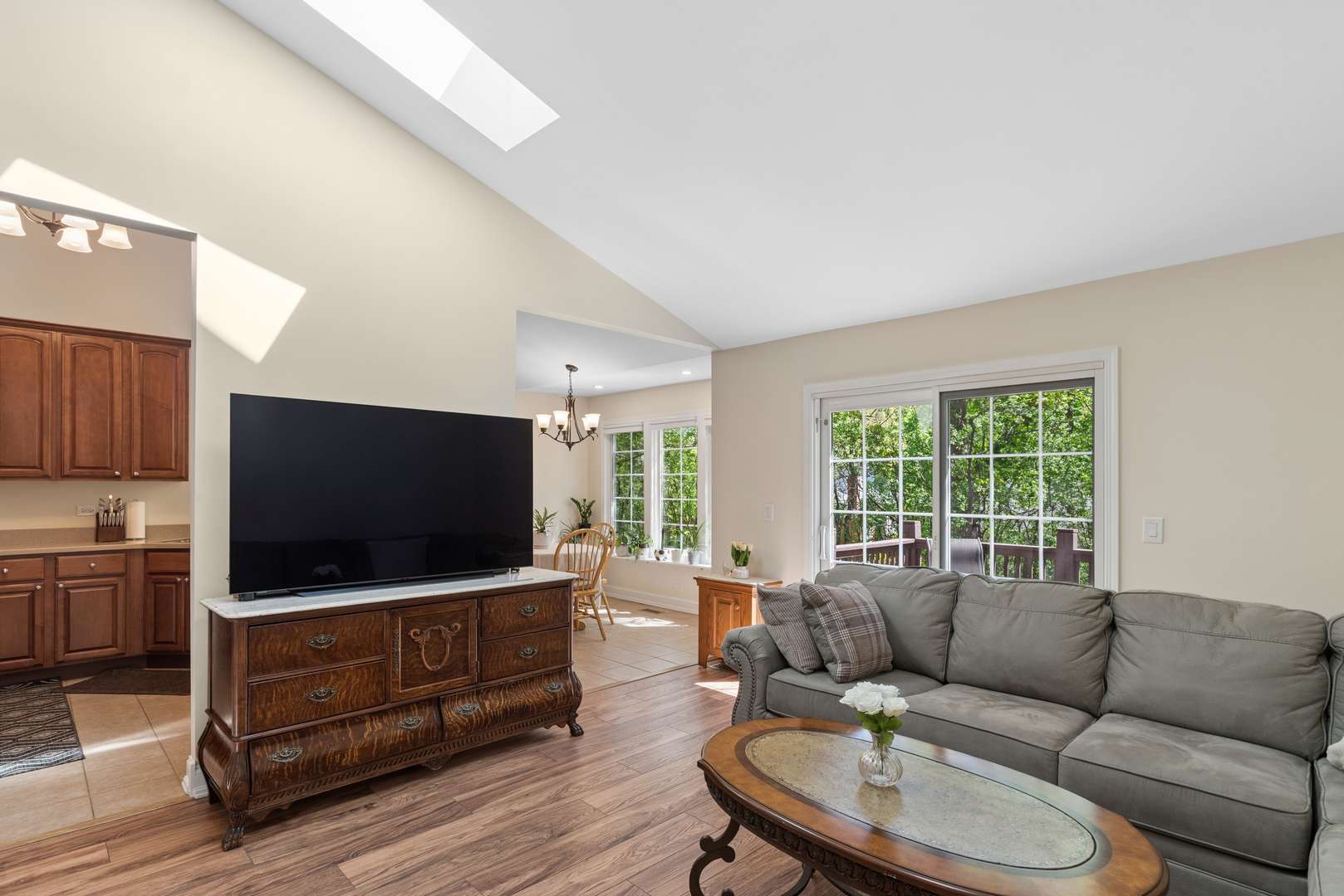1213 W Lake DR, Cary, IL 60013