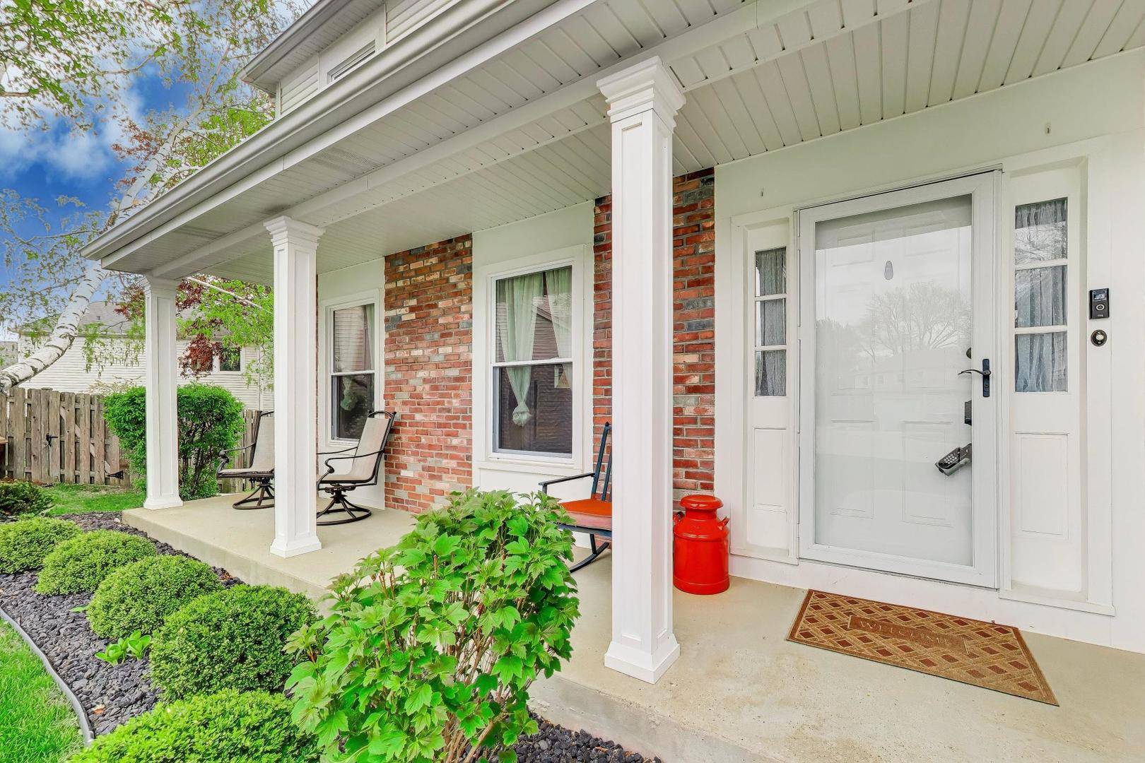 879 Saybrook LN, Buffalo Grove, IL 60089