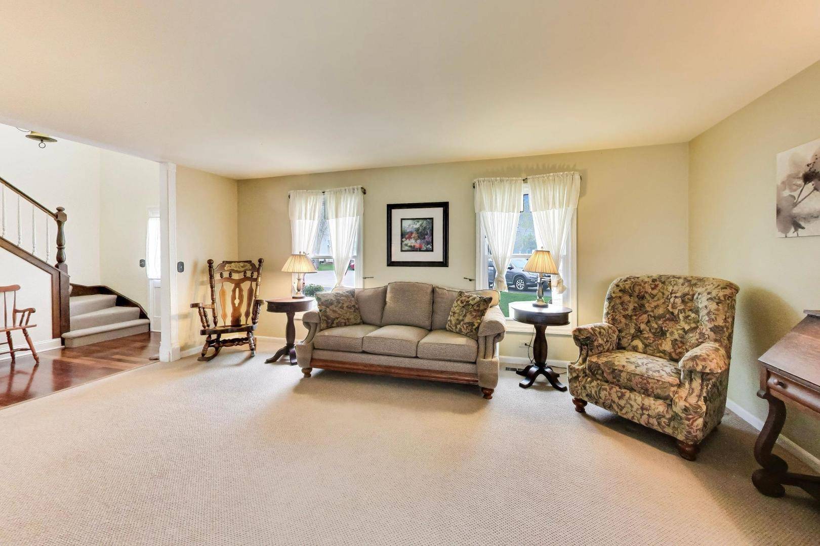 879 Saybrook LN, Buffalo Grove, IL 60089