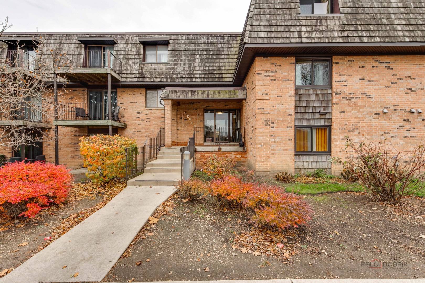7 Oak Creek DR #3703, Buffalo Grove, IL 60089