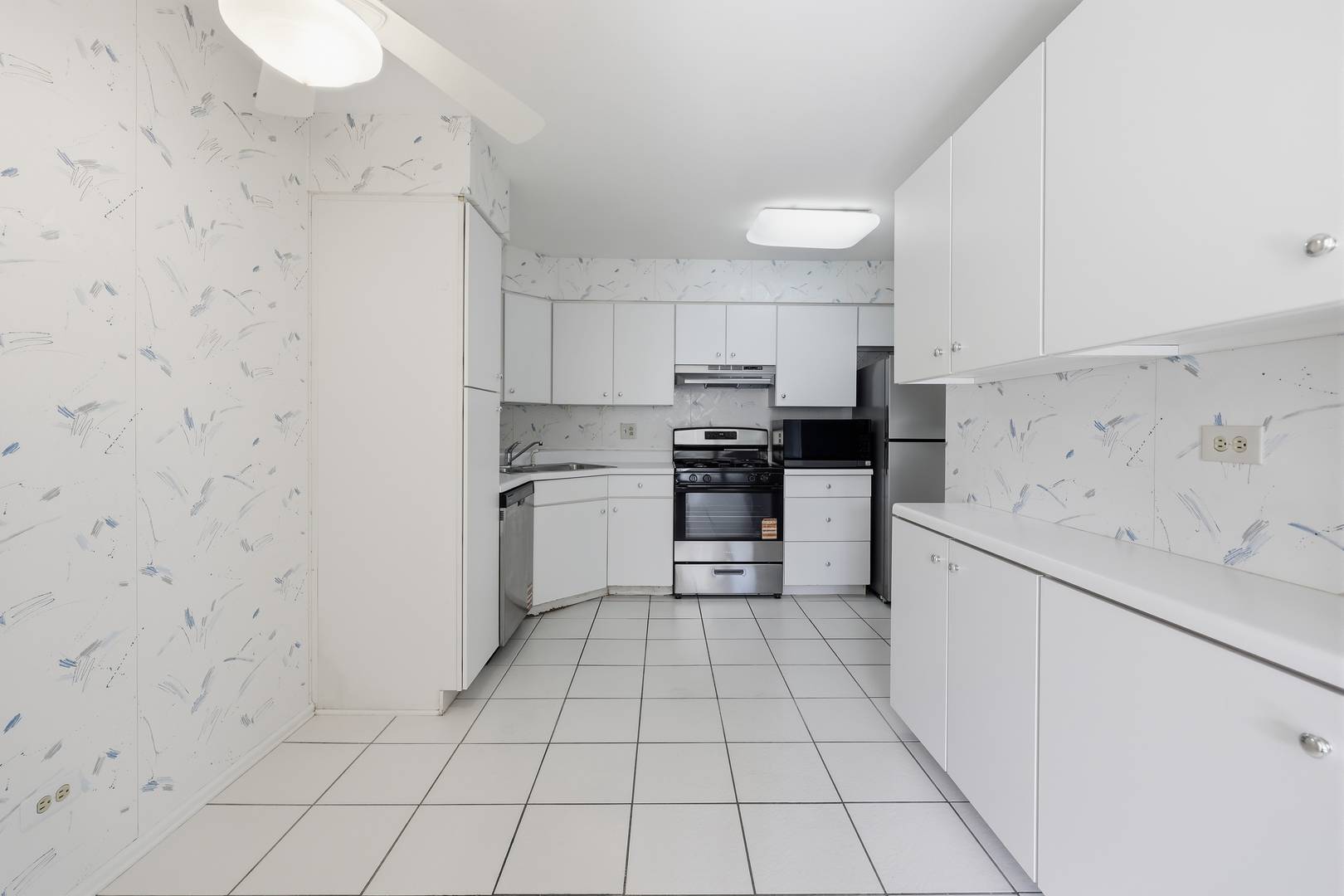 175 LAKE BLVD #312, Buffalo Grove, IL 60089