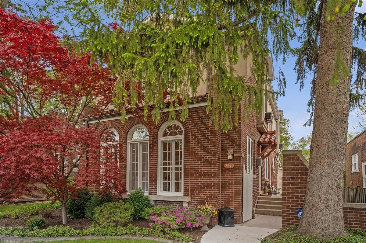 2311 Ridgeway AVE, Evanston, IL 60201