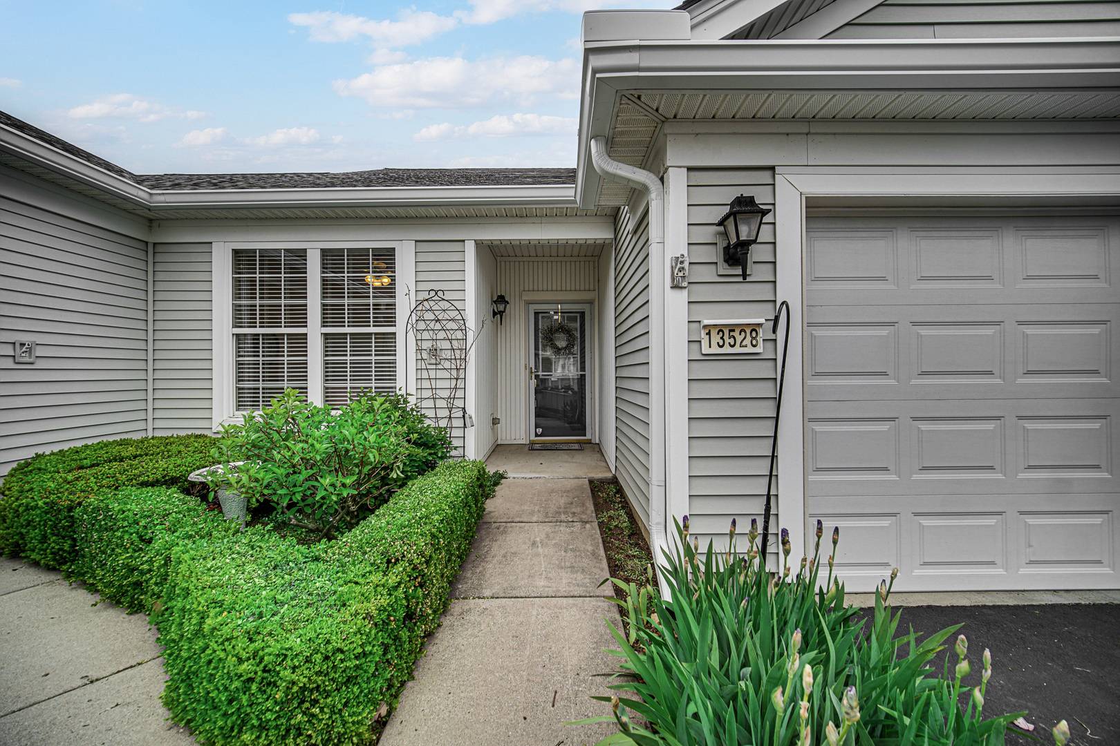 13528 Bonaire RD, Huntley, IL 60142