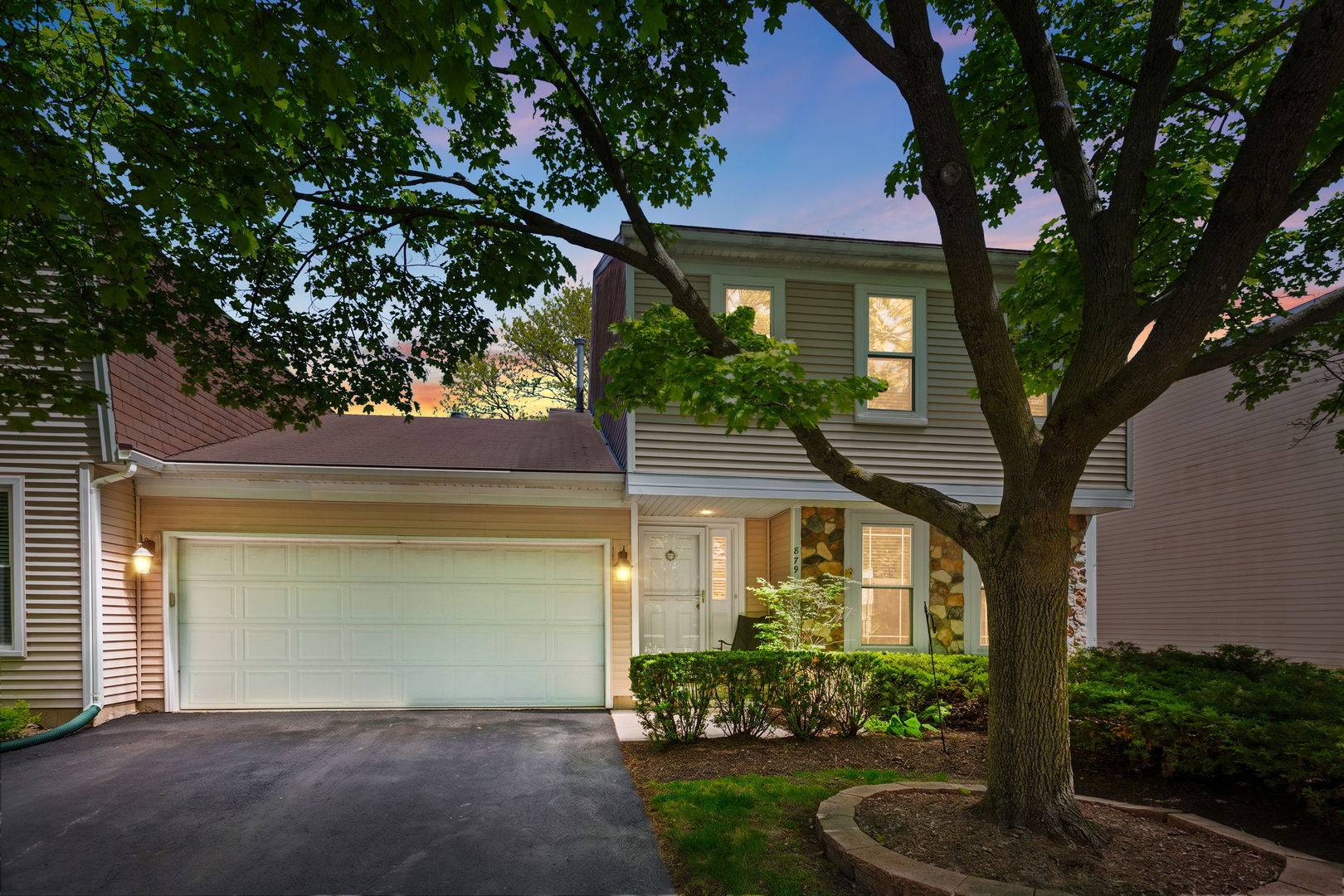 879 Burgess CIR, Buffalo Grove, IL 60089