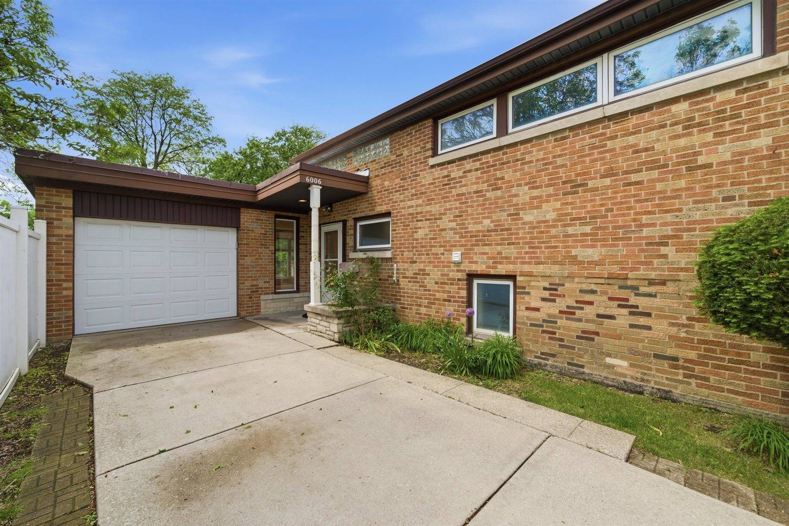6006 N LAWNDALE AVE, Chicago, IL 60659