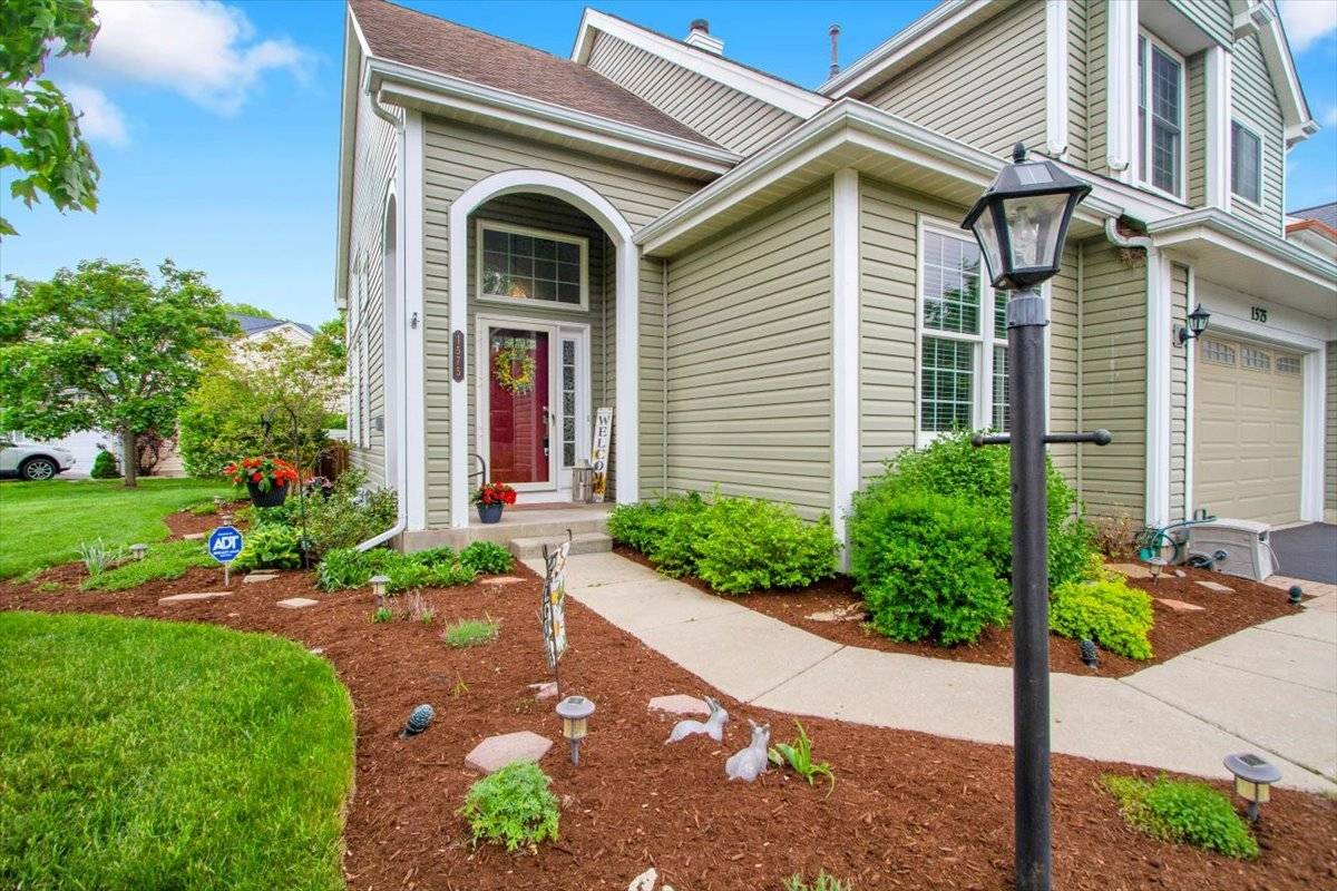 1575 Woodbury CIR, Gurnee, IL 60031