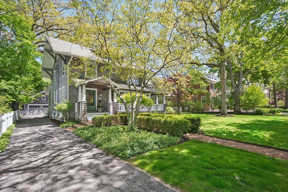 747 Lincoln AVE, Winnetka, IL 60093