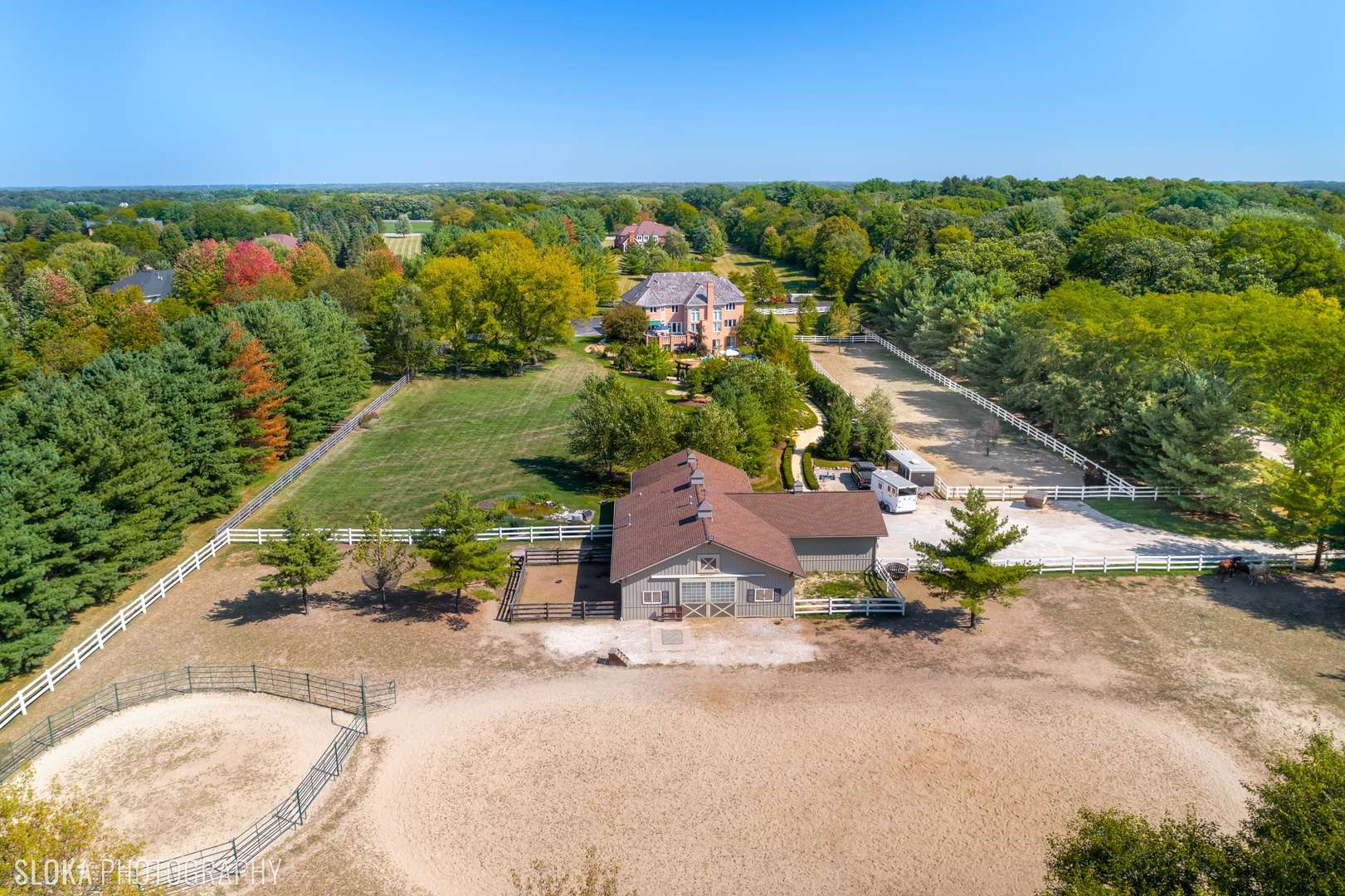 11 Moate LN, Barrington Hills, IL 60010