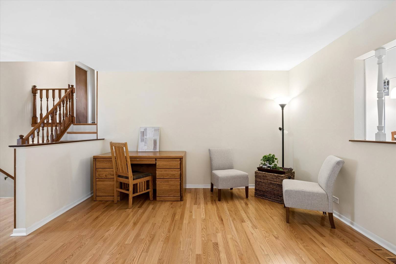 2406 N Lafayette ST, Arlington Heights, IL 60004