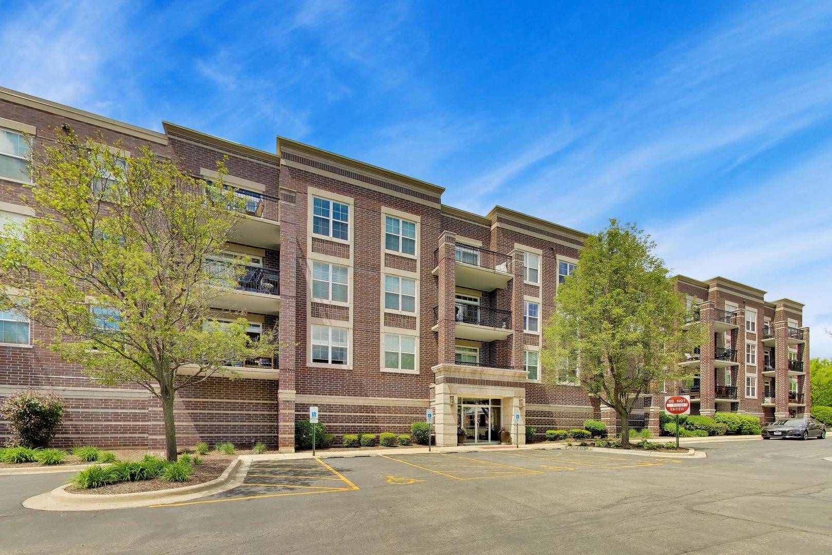 50 S Greeley ST #210, Palatine, IL 60067