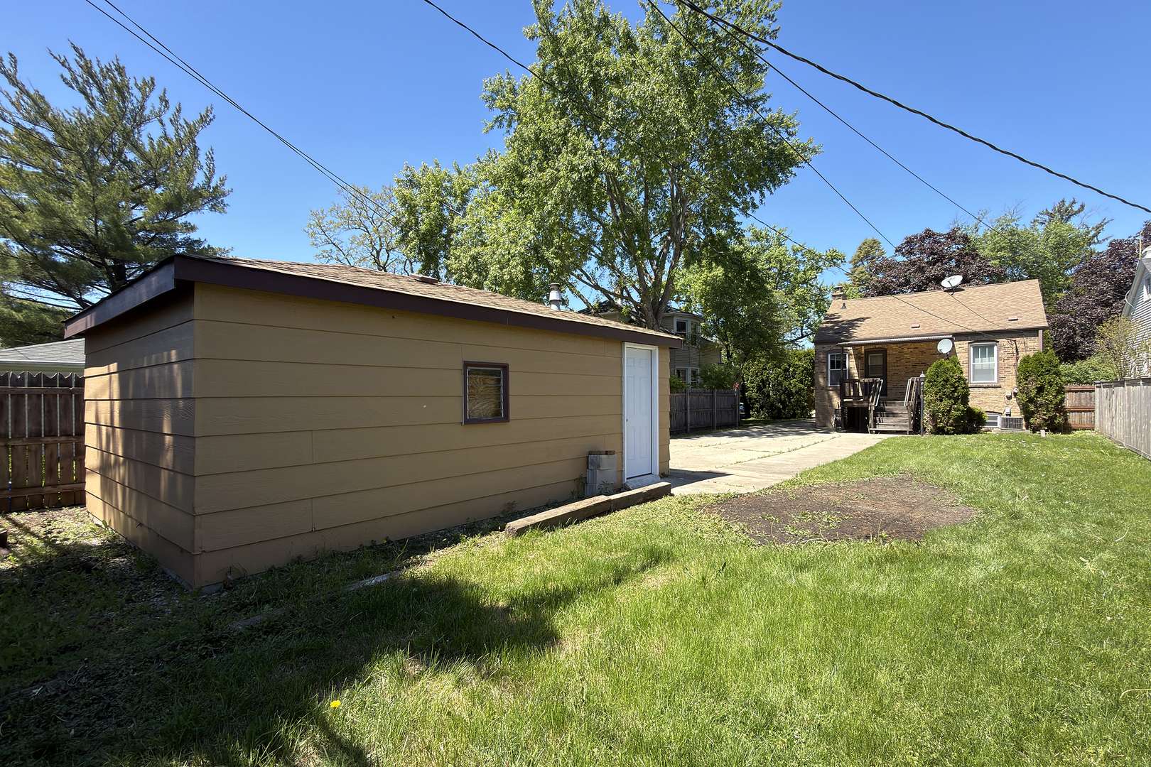 963 E Prairie ST, Des Plaines, IL 60016