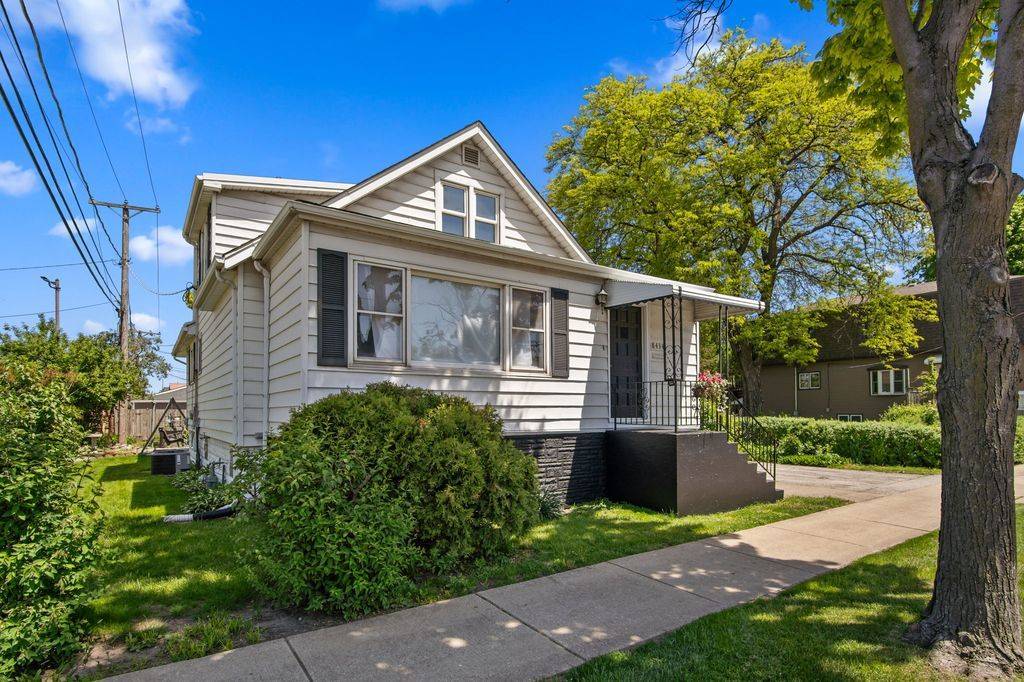8434 W 50th ST, Mccook, IL 60525