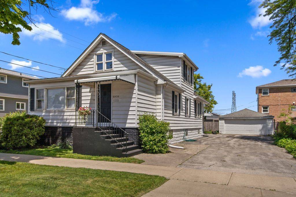 8434 W 50th ST, Mccook, IL 60525