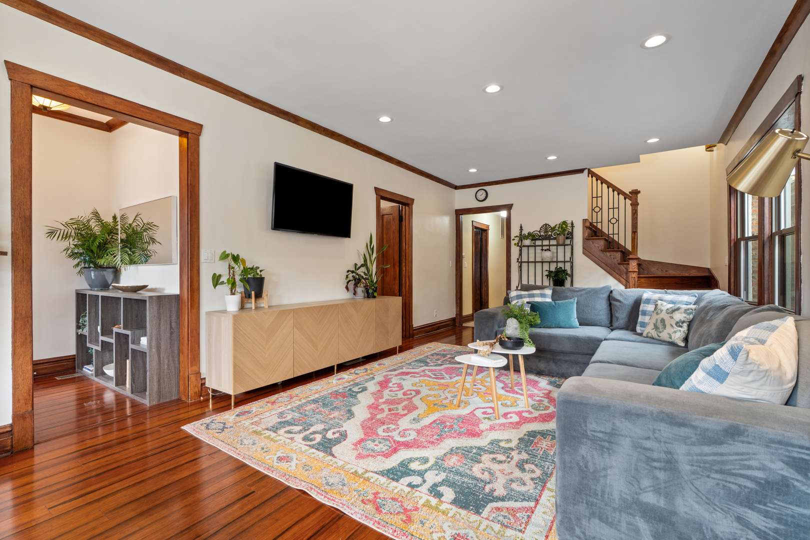 6010 W DAKIN ST, Chicago, IL 60634