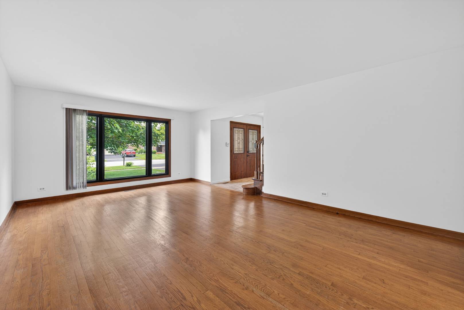 1717 N Burning Bush LN, Mount Prospect, IL 60056