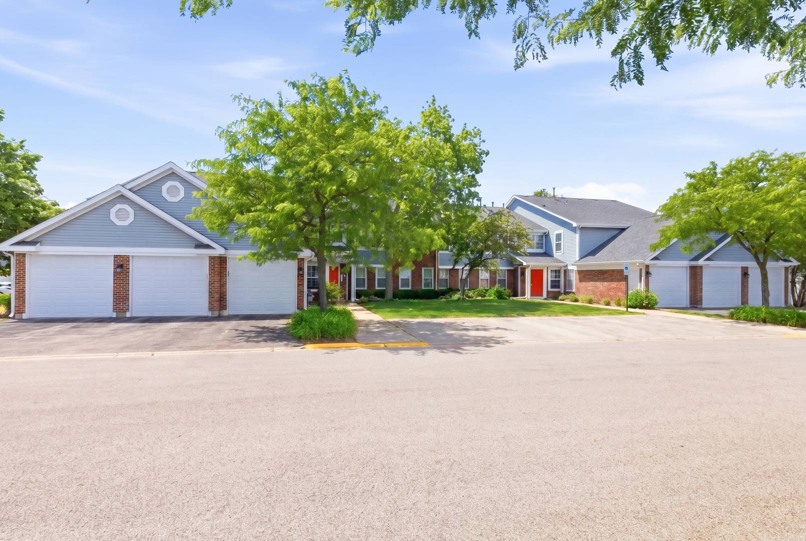 207 W Jennifer LN #2-1A, Palatine, IL 60067