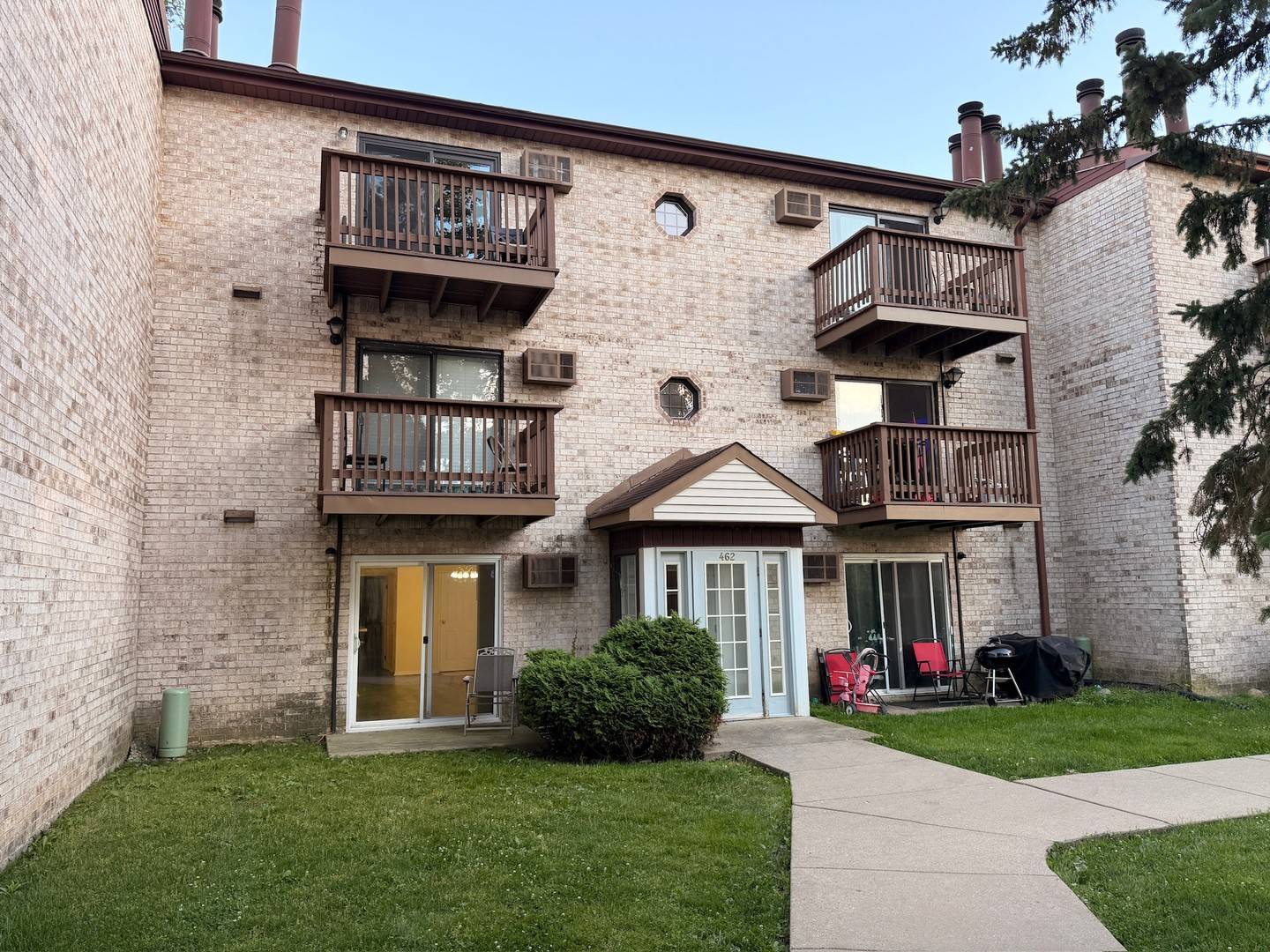 462 E OSAGE LN #1A, Palatine, IL 60074