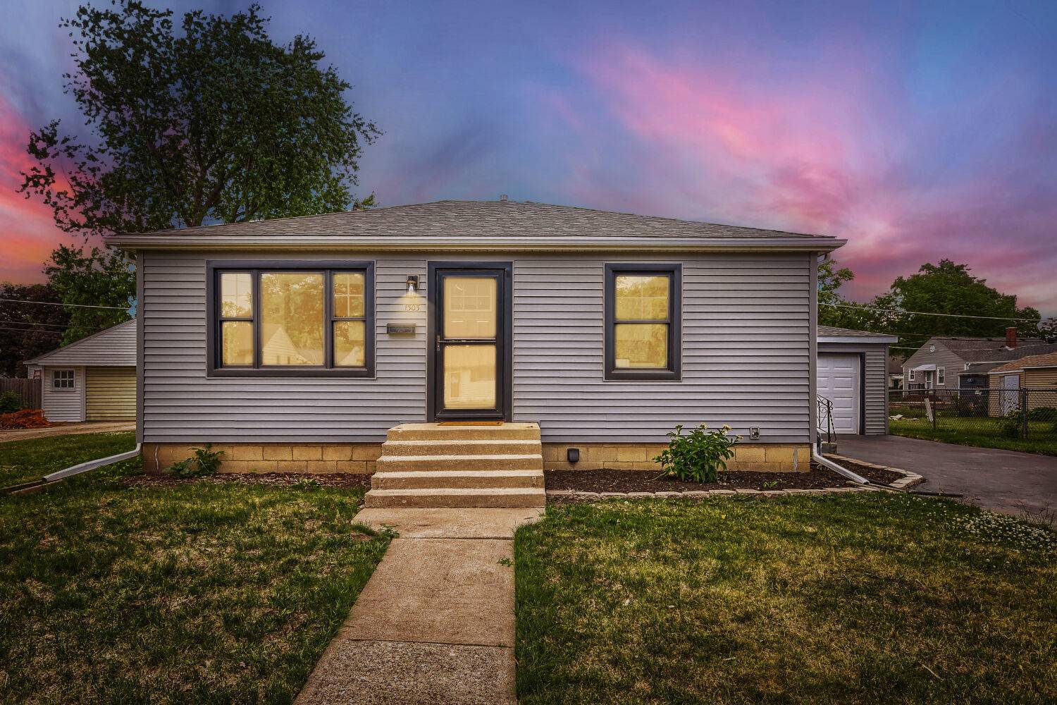 1303 Schriber AVE, Joliet, IL 60435