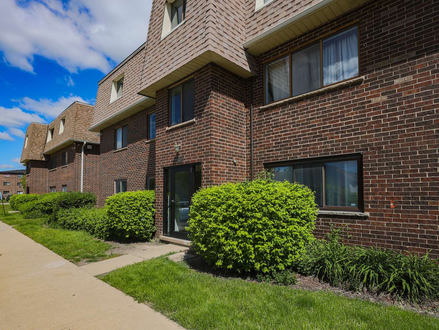 1412 Carol CT #1B, Palatine, IL 60074