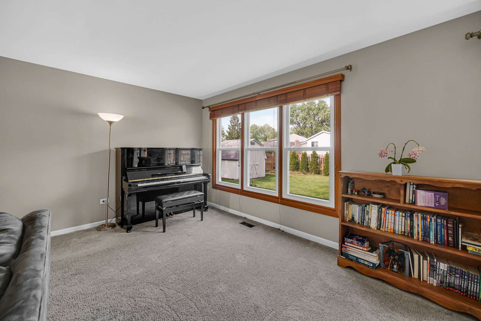 2300 Appleby DR, Wheaton, IL 60189