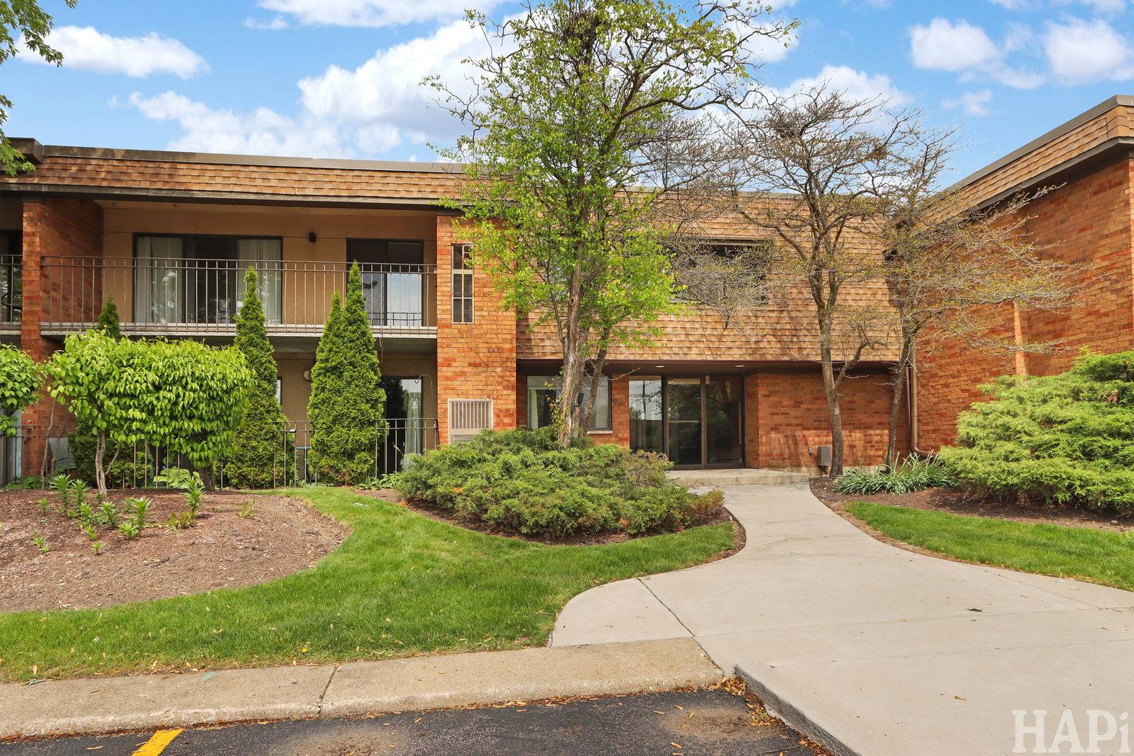 70 OLD OAK DR #124, Buffalo Grove, IL 60089