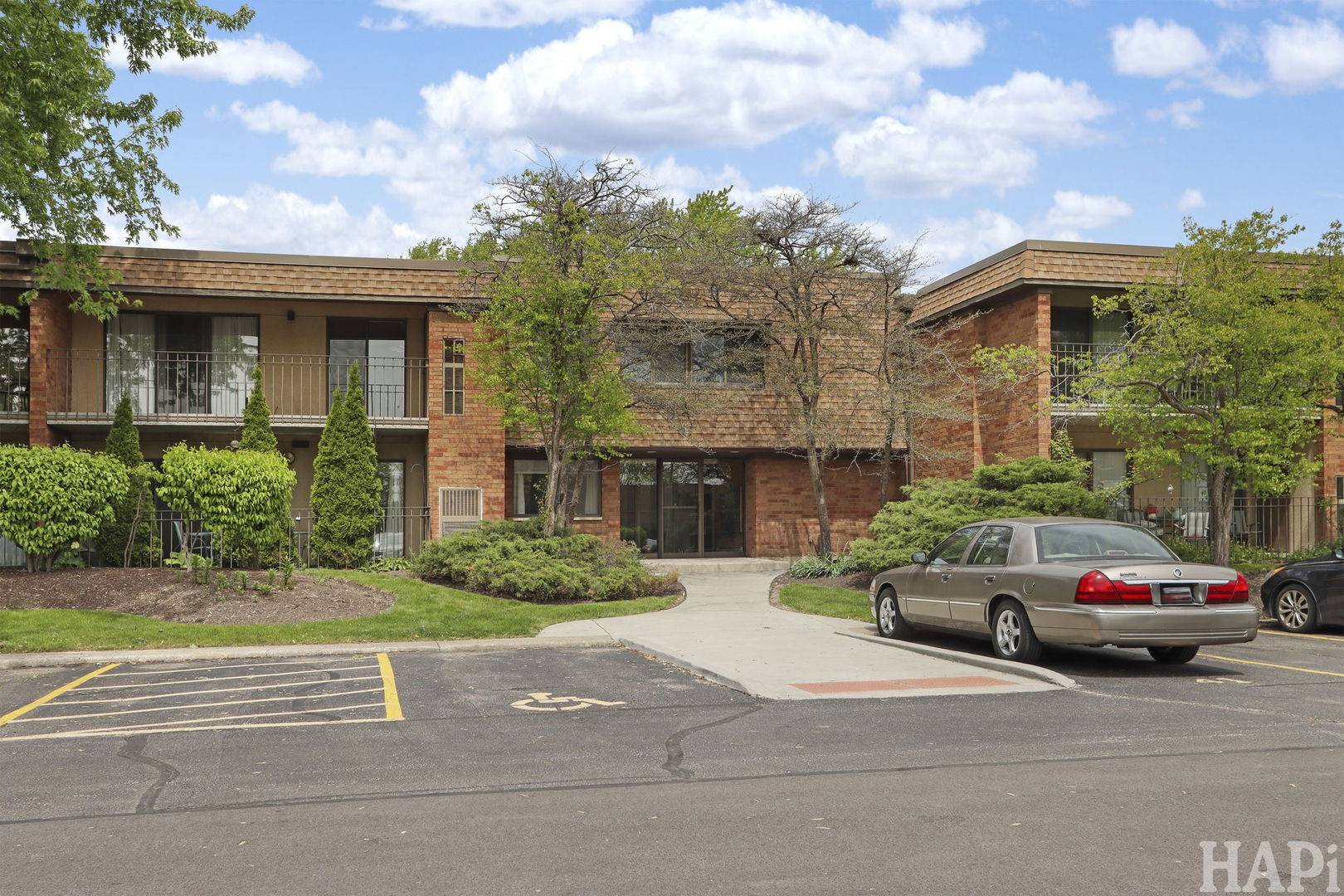 70 OLD OAK DR #124, Buffalo Grove, IL 60089
