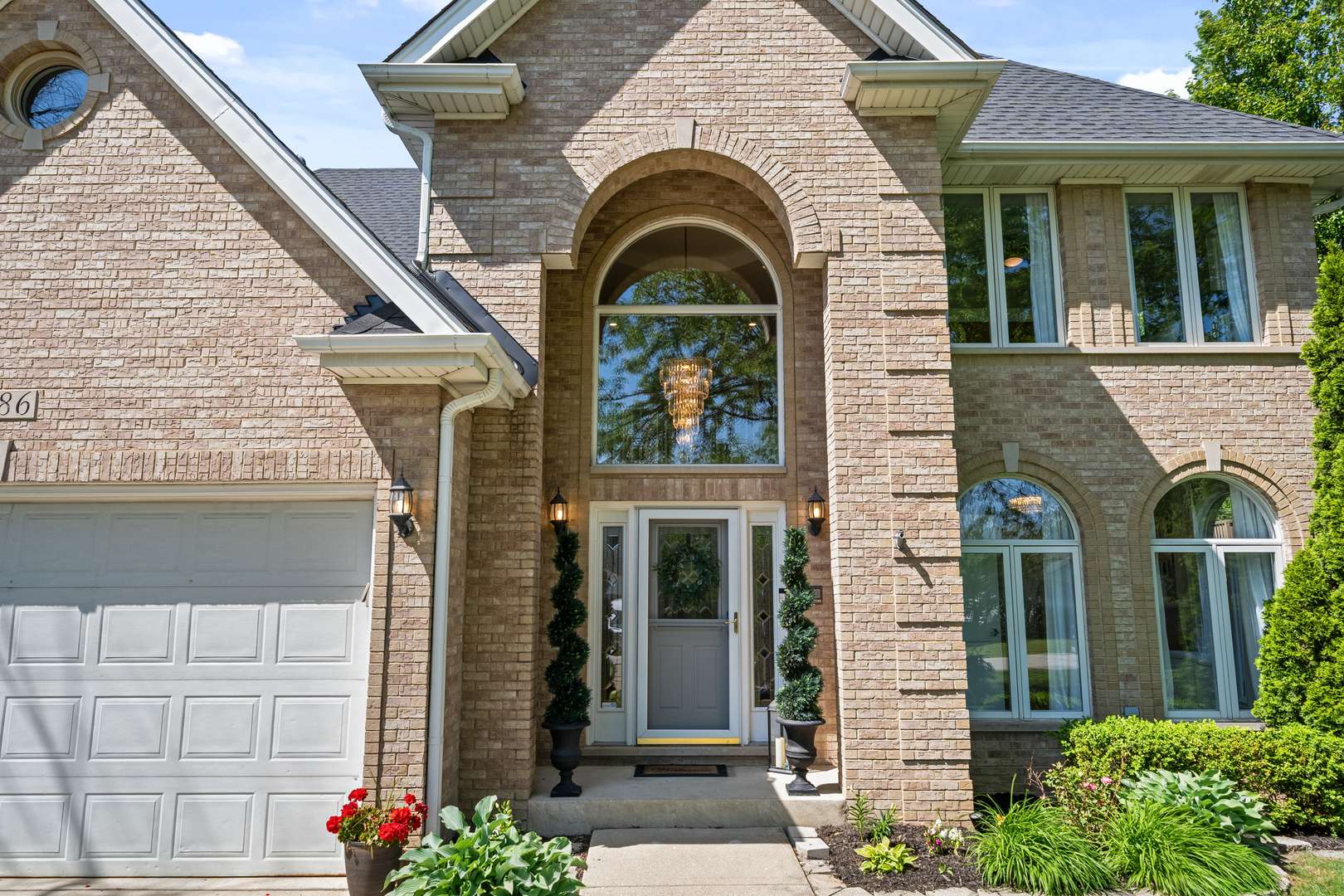 986 E Red Oak ST, Addison, IL 60101