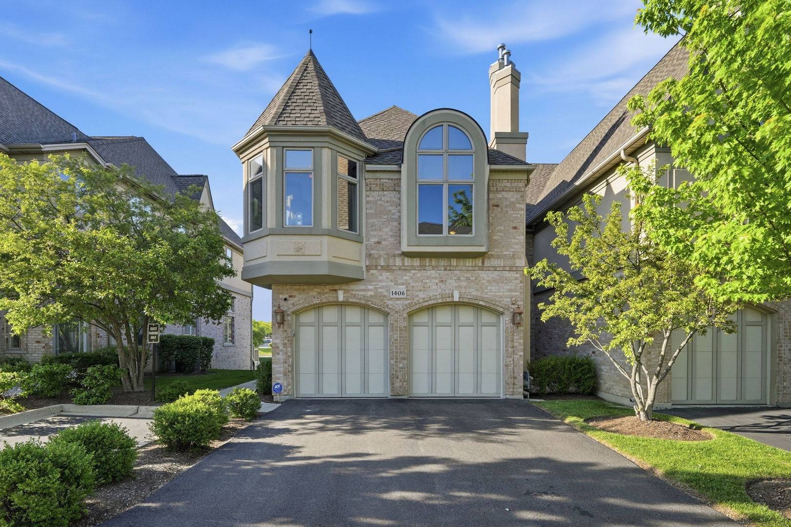 1406 W Rue Paris PL, Inverness, IL 60067