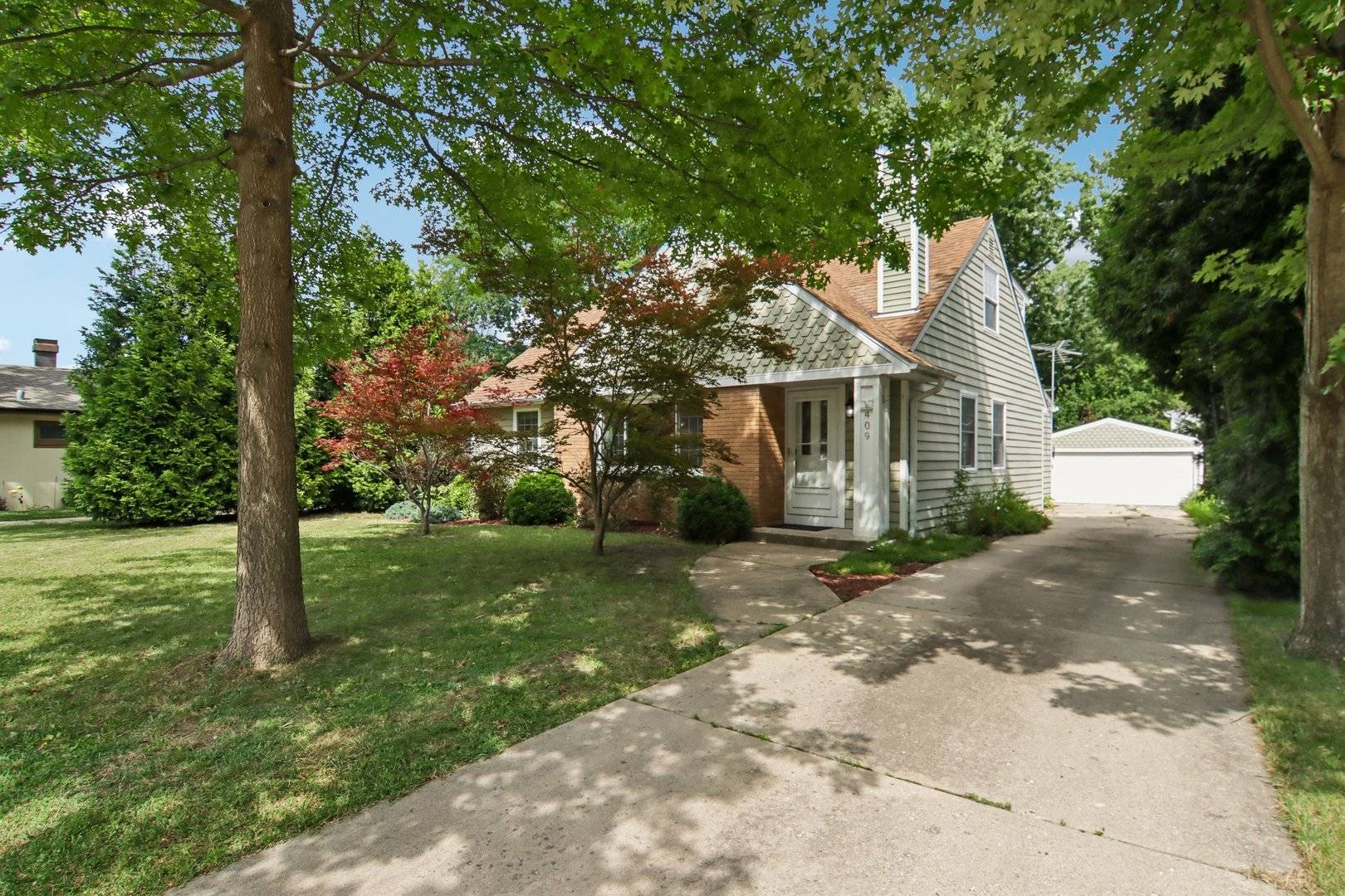 409 Hubbard AVE, Elgin, IL 60123