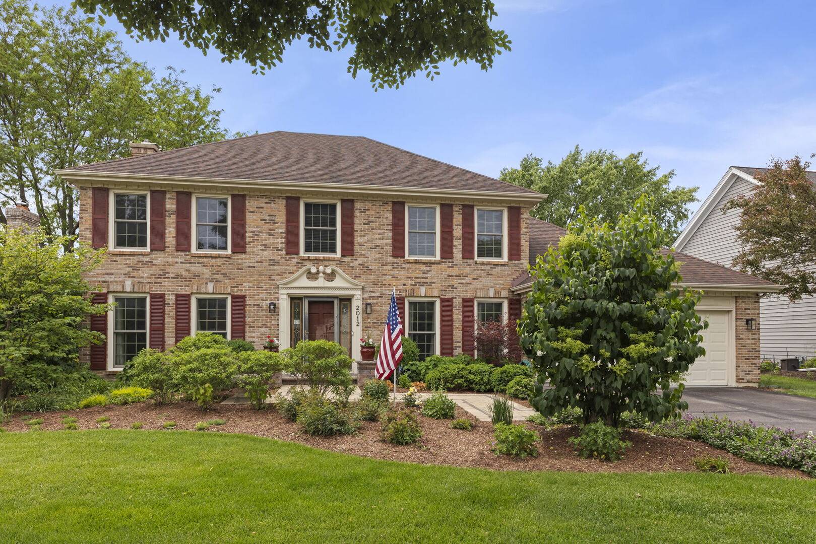 2012 Cromwell DR, Wheaton, IL 60189