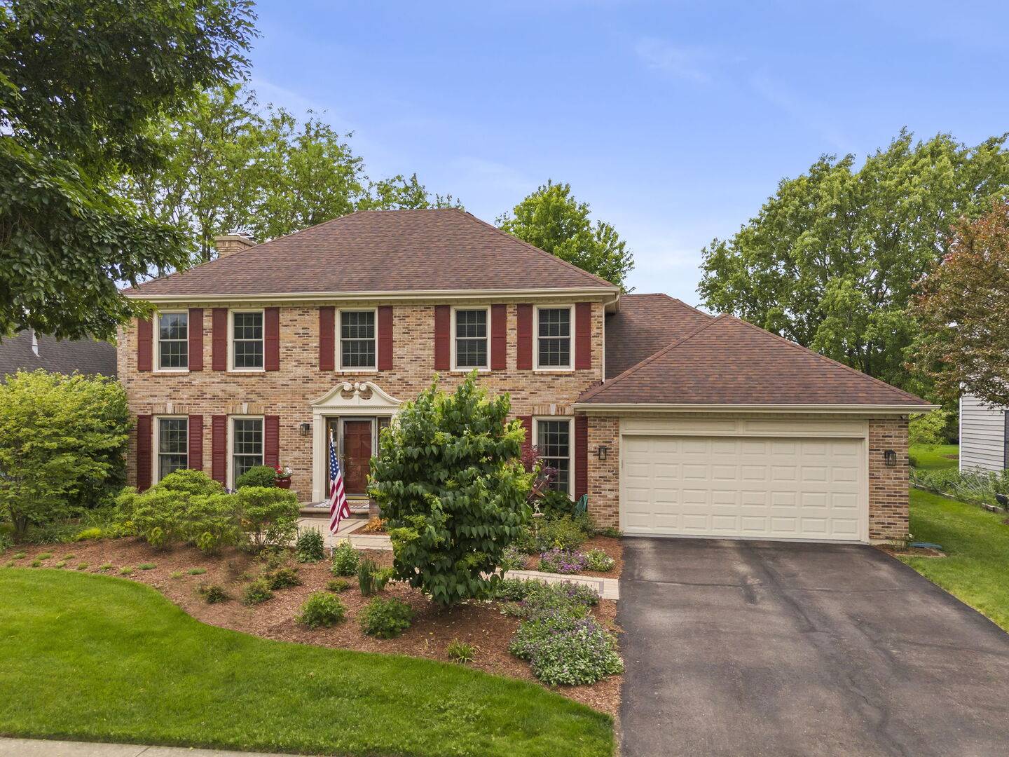 2012 Cromwell DR, Wheaton, IL 60189