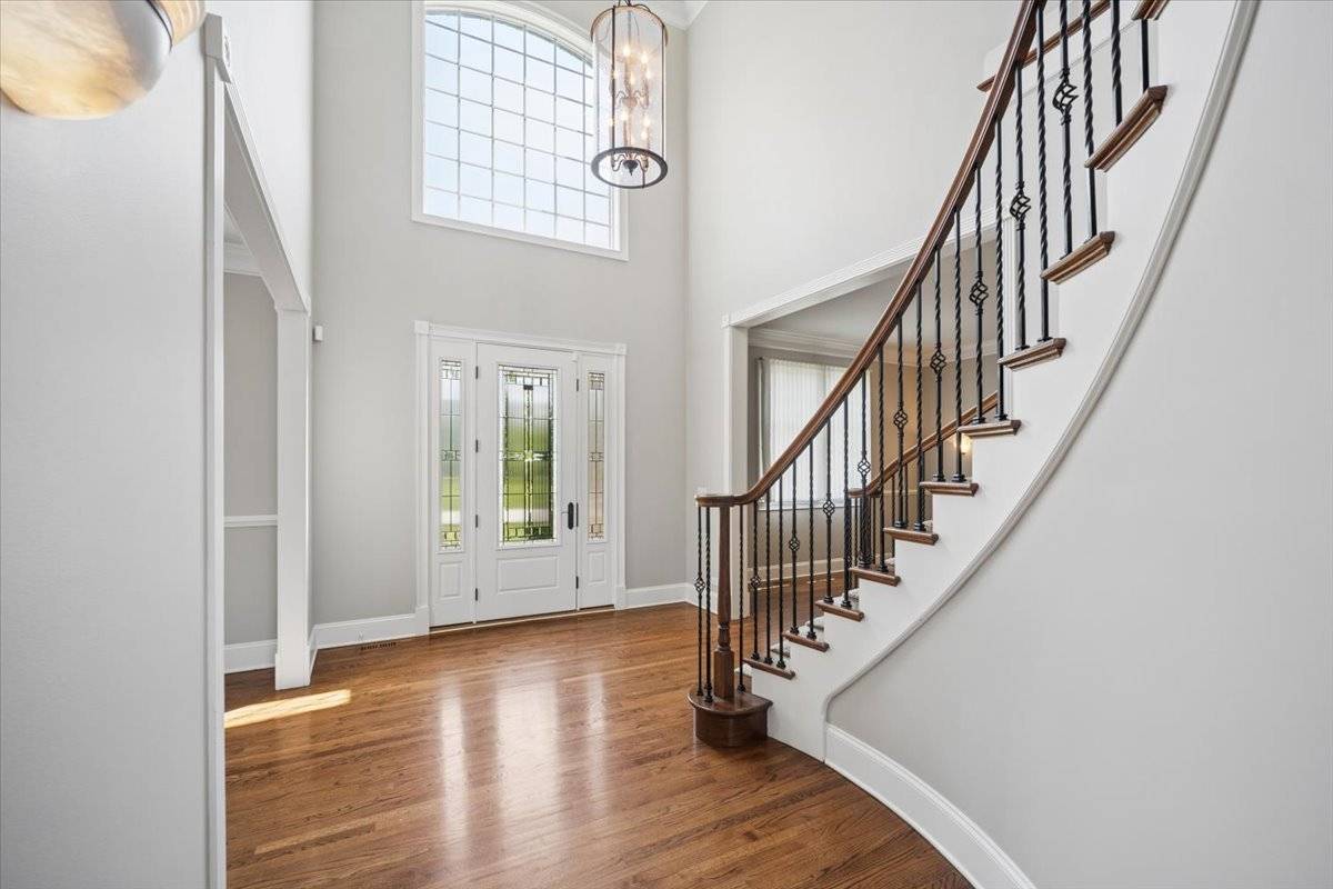 40 Wood Oaks DR, South Barrington, IL 60010