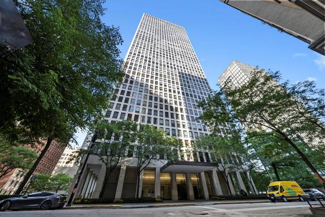 260 E chestnut ST #1106, Chicago, IL 60611