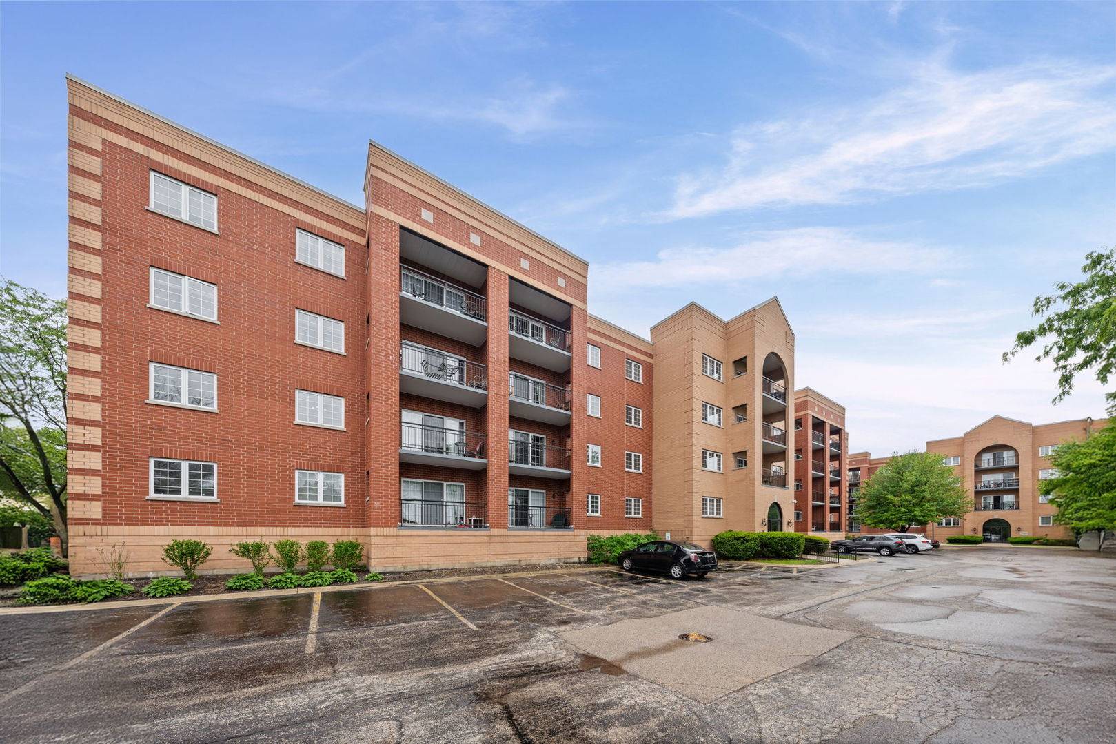 59 S Hale ST #103, Palatine, IL 60067