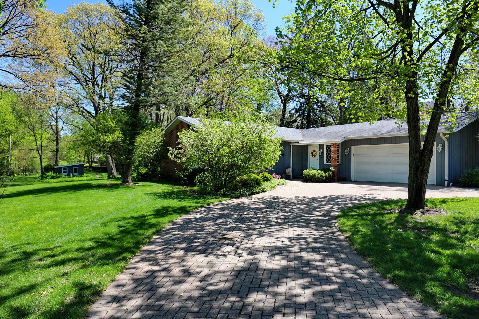 1 Sunset AVE, West Chicago, IL 60185